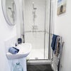 Photo 5: Room 2 ensuite