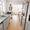 Photo 2: kitchen