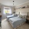 Photo 4: Bedroom