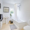 Photo 10: Bathroom