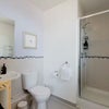 Photo 4: En suite