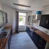 Photo 7: Kitchen