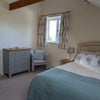 Photo 5: bedroom