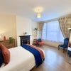 Photo 7: Bedroom