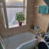 Photo 4: cosy bathroom