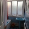 Photo 4: Bathroom