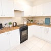 Photo 4: kitchen