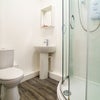 Photo 5: Room 1 Executive En-Suite