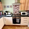 Photo 6: Kitchen 