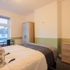 Photo 3: En-Suite Double