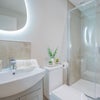 Photo 9: Ensuite