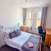 Photo 8: Room 4