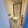 Photo 3: Room 2 ensuite