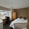 Photo 9: Room 4