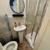Photo 6: Room 5 ensuite 