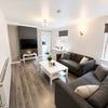 Photo 10: Living room 