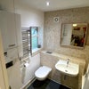 Photo 4: bathroom
