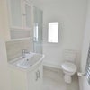 Photo 5: Upstairs bathroom 