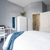 Photo 8: Room 1