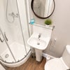 Photo 4: Room 1 - En-Suite