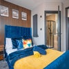 Photo 5: Ensuite Entry