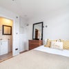 Photo 3: Room 1 (Ensuite) 