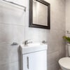 Photo 6: Room 1 (Ensuite) 