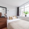 Photo 4: Room 1 (Ensuite) 