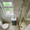 Photo 3: Shower-Room