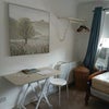 Photo 7: Lodgers room.
