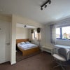 Photo 2: Large double ensuite 