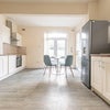 Photo 8: Kitchen 