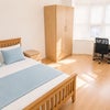 Photo 8: room 6