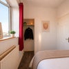Photo 4: room