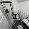 Photo 2: En suite bathroom 