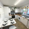 Photo 6: Kitchen