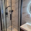 Photo 5: shower room
