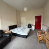 Photo 2: £750 room