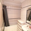 Photo 3: en suite bathroom 