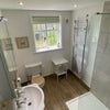 Photo 9: En-suite bathroom