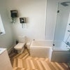Photo 7: modern bathroom