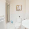 Photo 2: En-Suite