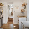 Photo 2: Kitchen