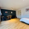 Photo 3: Room 1