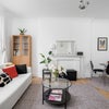 Photo 7: Living room 