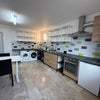 Photo 9: Shared kitchen 