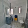 Photo 4: Room 2 Private bathroom