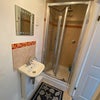 Photo 7: Room 2 en-suite
