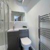 Photo 2: En-suite 
