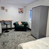 Photo 4: Large Double Room with Ensuite - View 1